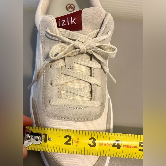 ♦️”Kizik” Men’s Prague Creme Brûlée Sneakers w/Handsfree Technology Size 11W♦️ - Picture 10 of 15